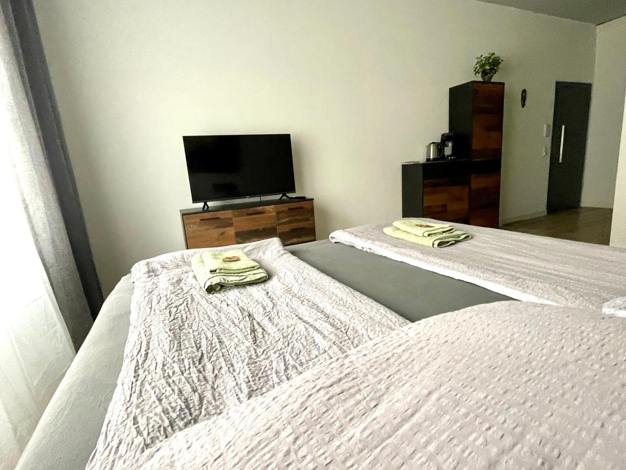 Wunderschoenenes Apartament Am Schloessle Zentrum Goldstadt 포르츠하임 외부 사진